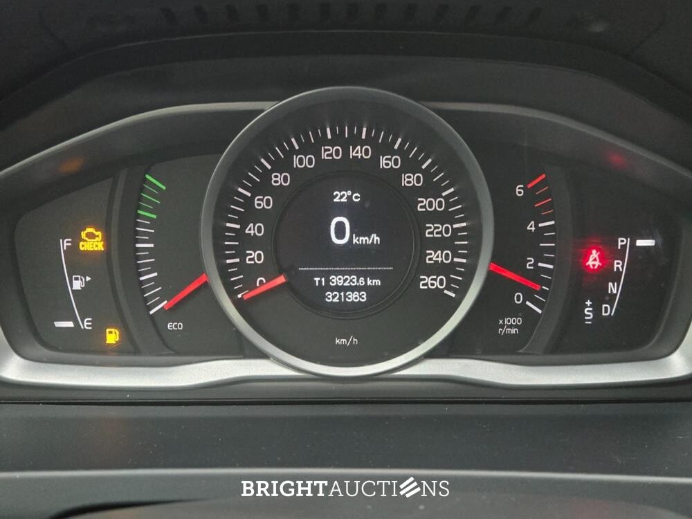 Volvo V60 D3 Ocean Race 2.0 150pk 2016, ZN-628-D