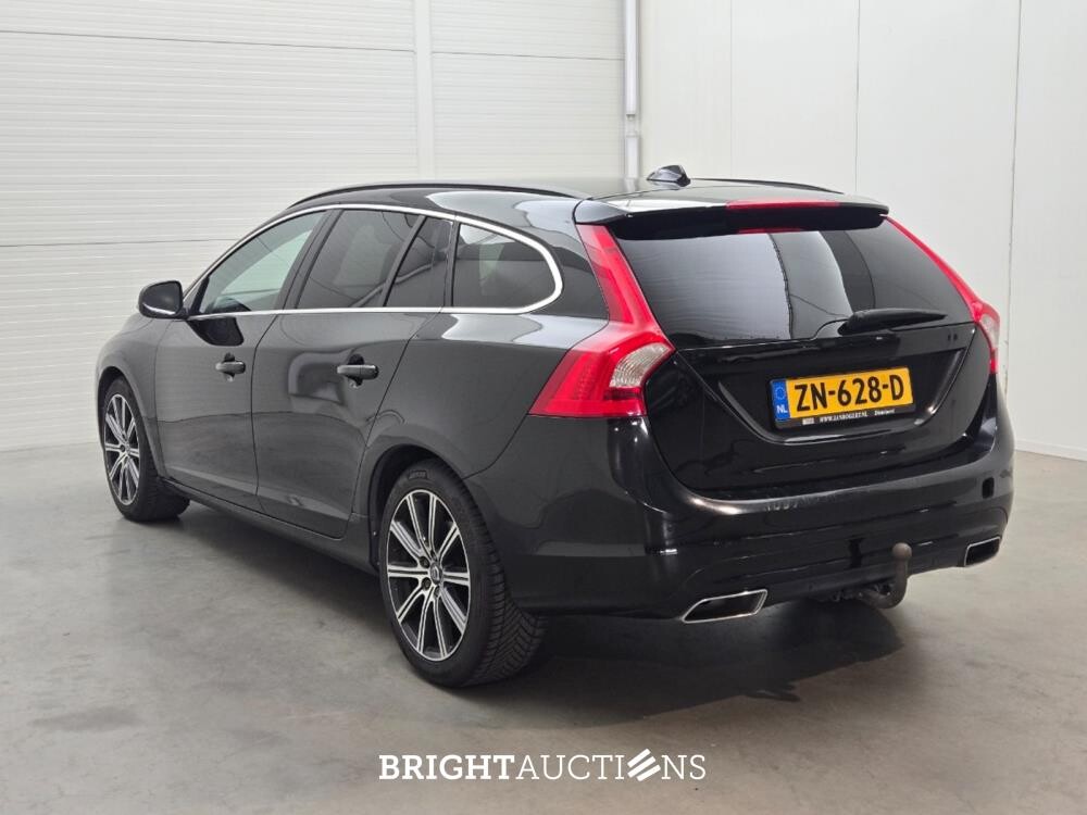 Volvo V60 D3 Ocean Race 2.0 150pk 2016, ZN-628-D