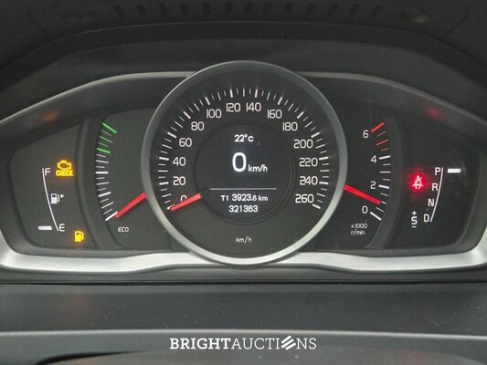 Volvo V60 D3 Ocean Race 2.0 150pk 2016, ZN-628-D