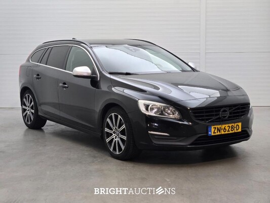 Volvo V60 D3 Ocean Race 2.0 150pk 2016, ZN-628-D