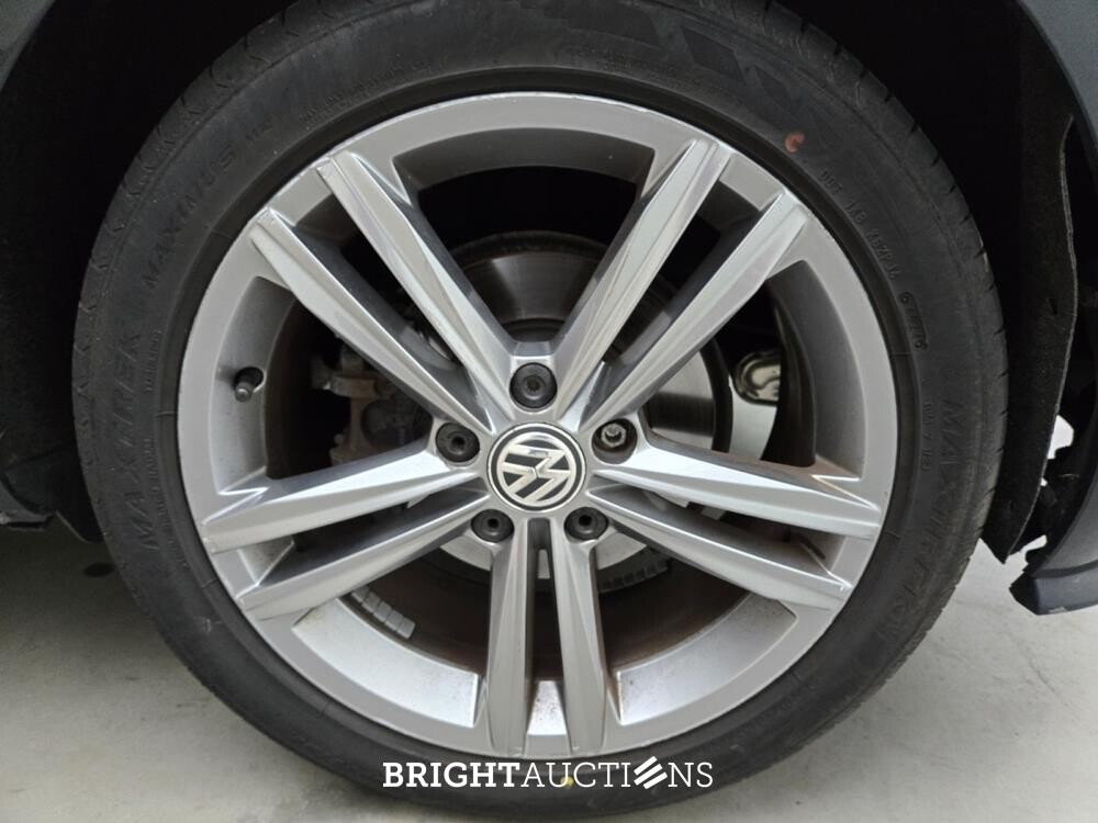Volkswagen Golf Highline Business R 1.5 TSI 150pk 2018, G-414-DH