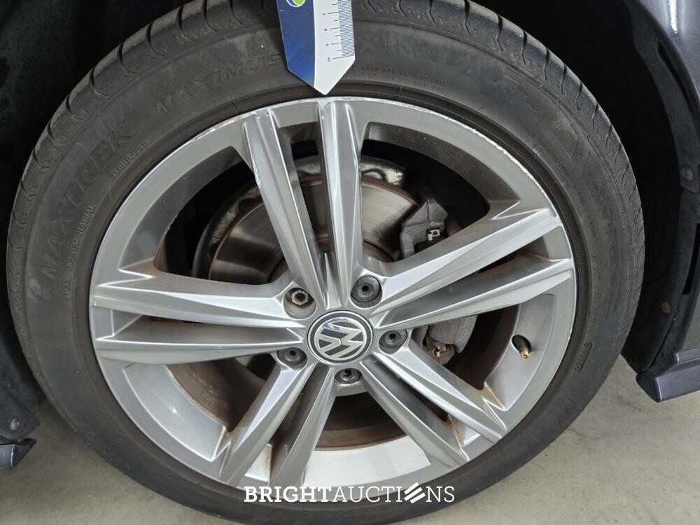 Volkswagen Golf Highline Business R 1.5 TSI 150pk 2018, G-414-DH