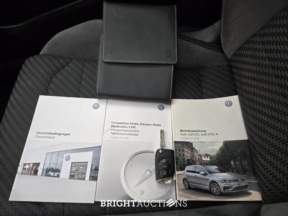 Volkswagen Golf Highline Business R 1.5 TSI 150pk 2018, G-414-DH