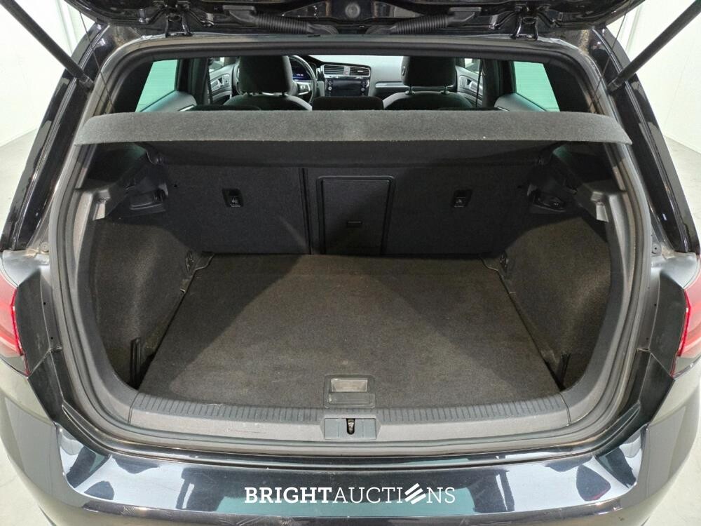Volkswagen Golf Highline Business R 1.5 TSI 150pk 2018, G-414-DH