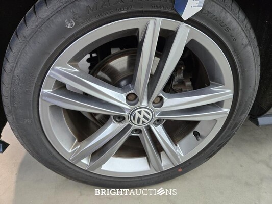 Volkswagen Golf Highline Business R 1.5 TSI 150pk 2018, G-414-DH