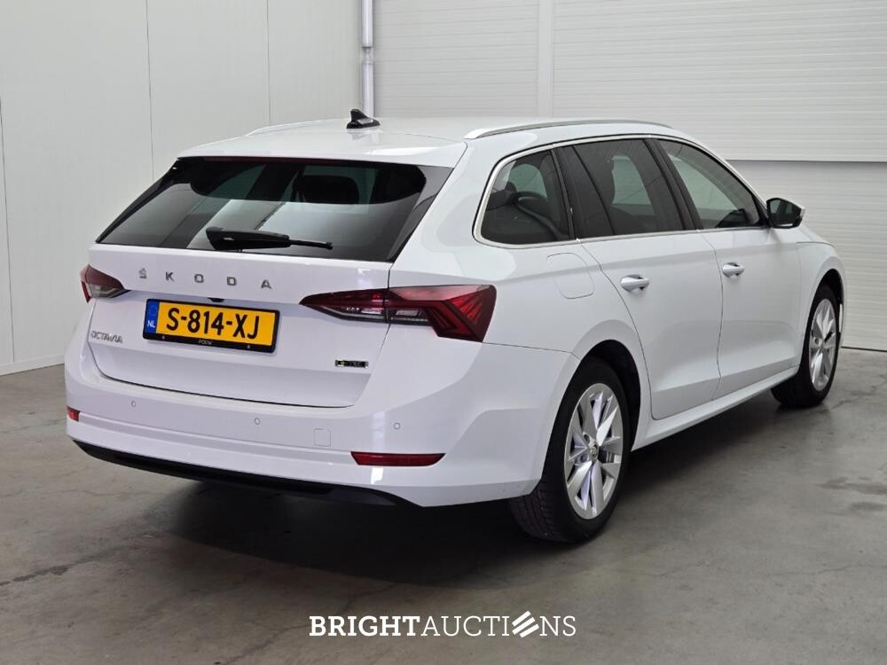 Škoda Octavia Combi e- Business Edition Plus 1.0 TSI 110pk 2022, S-814-XJ