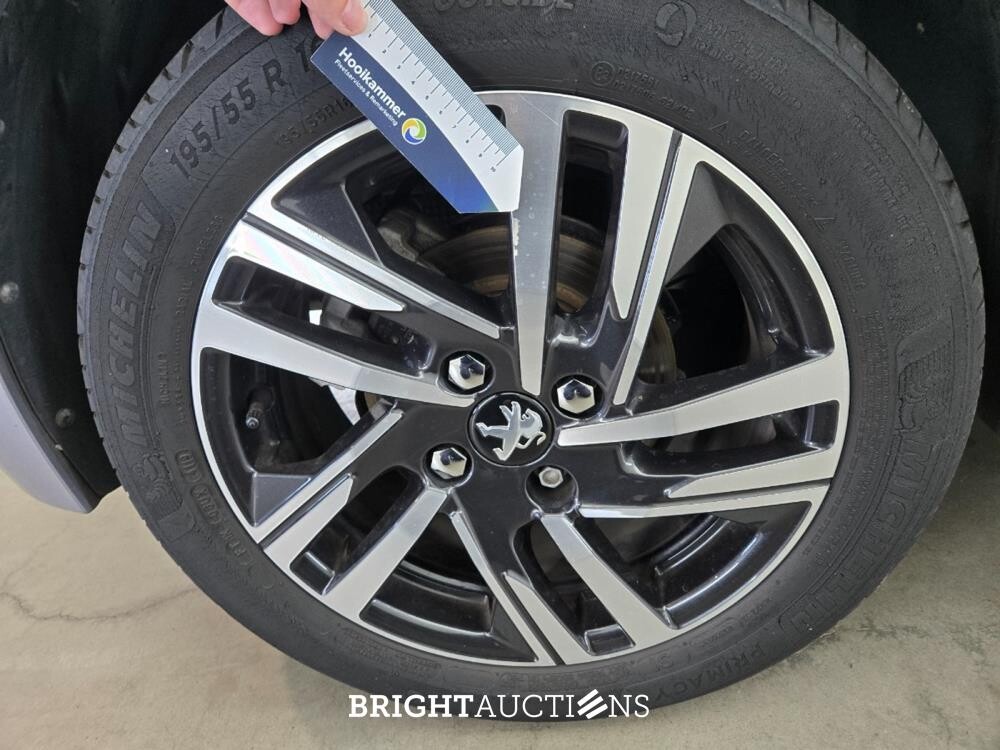 Peugeot 208 Blue Lease Allure 1.2 PureTech 101pk 2019, R-206-FG