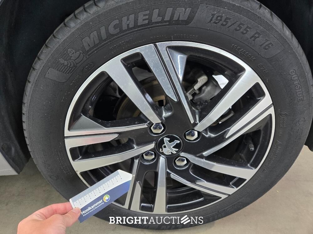 Peugeot 208 Blue Lease Allure 1.2 PureTech 101pk 2019, R-206-FG