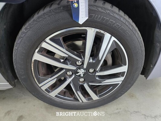 Peugeot 208 Blue Lease Allure 1.2 PureTech 101pk 2019, R-206-FG