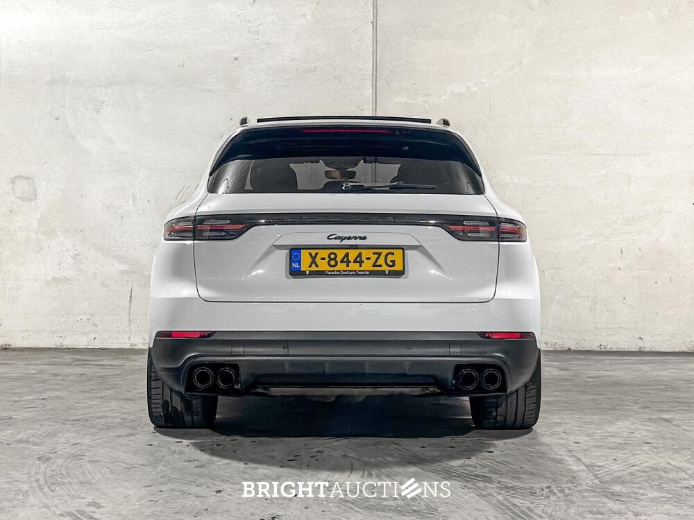 2022 Porsche Cayenne 3.0 E-Hybrid Platinum Edition, 462pk, X-844-ZG