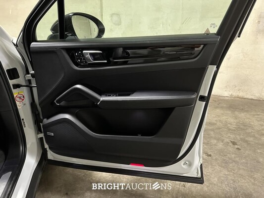 Porsche Cayenne 3.0 E-Hybrid Platinum Edition 462pk 2022, X-844-ZG