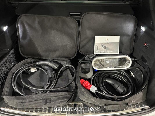 Porsche Cayenne 3.0 E-Hybrid Platinum Edition 462pk 2022, X-844-ZG