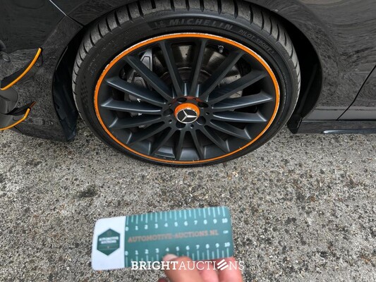 Mercedes-Benz CLA45 4Matic OrangeArt Edition CLA-klasse 360pk 2015, NL-Kenteken
