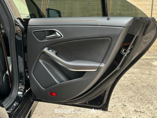 Mercedes-Benz CLA45 4Matic OrangeArt Edition CLA-klasse 360pk 2015, NL-Kenteken