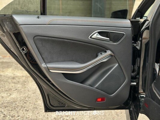 Mercedes-Benz CLA45 4Matic OrangeArt Edition CLA-klasse 360pk 2015, NL-Kenteken