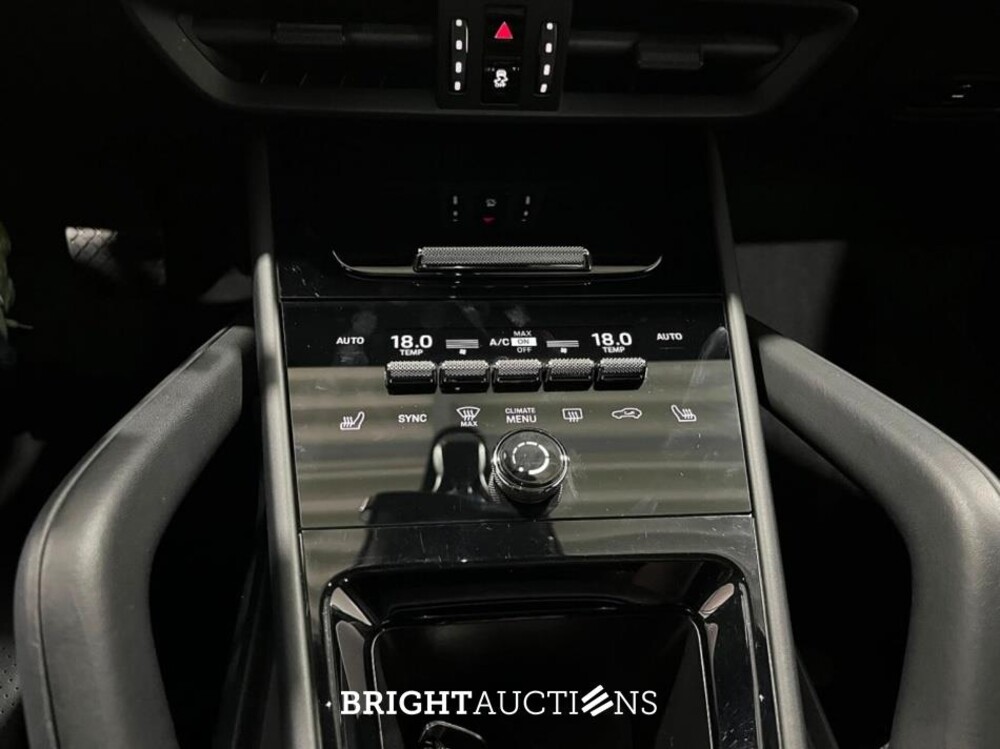 Porsche Cayenne Coupe E-Hybrid Sport Chrono Lucht Inno Drive MY24 NW Model 3.0 470pk 2023, MHA787E