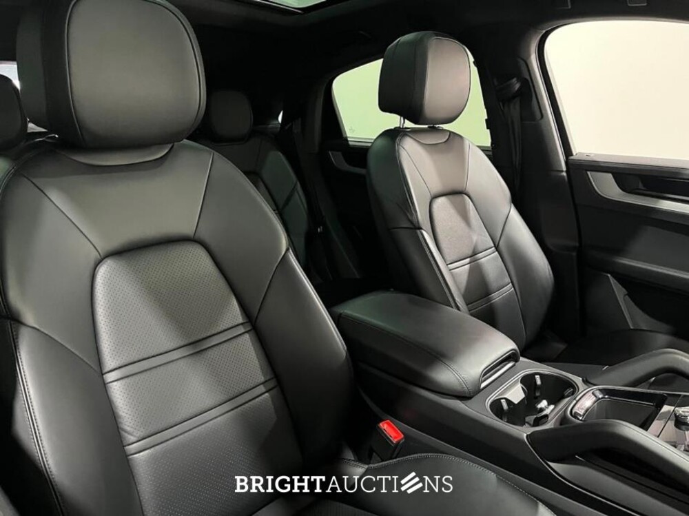 Porsche Cayenne Coupe E-Hybrid Sport Chrono Lucht Inno Drive MY24 NW Model 3.0 470pk 2023, MHA787E