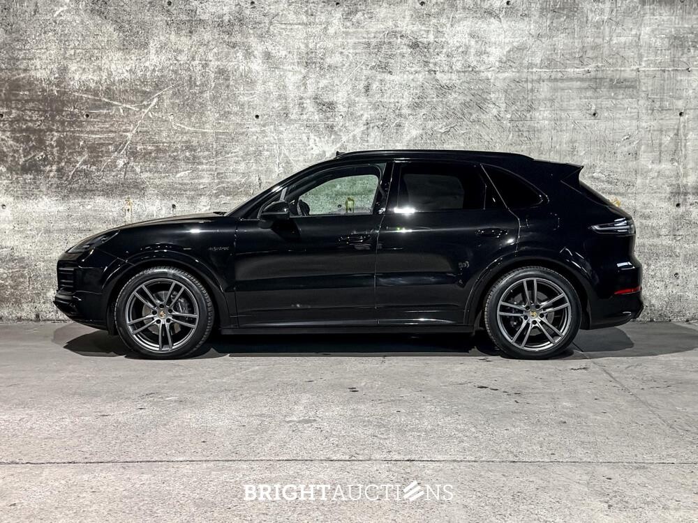 Porsche Cayenne E-Hybrid Platinum Edition 3.0 V6 462pk 2023 (Origineel-NL), NL-kenteken -Sport-Chrono-