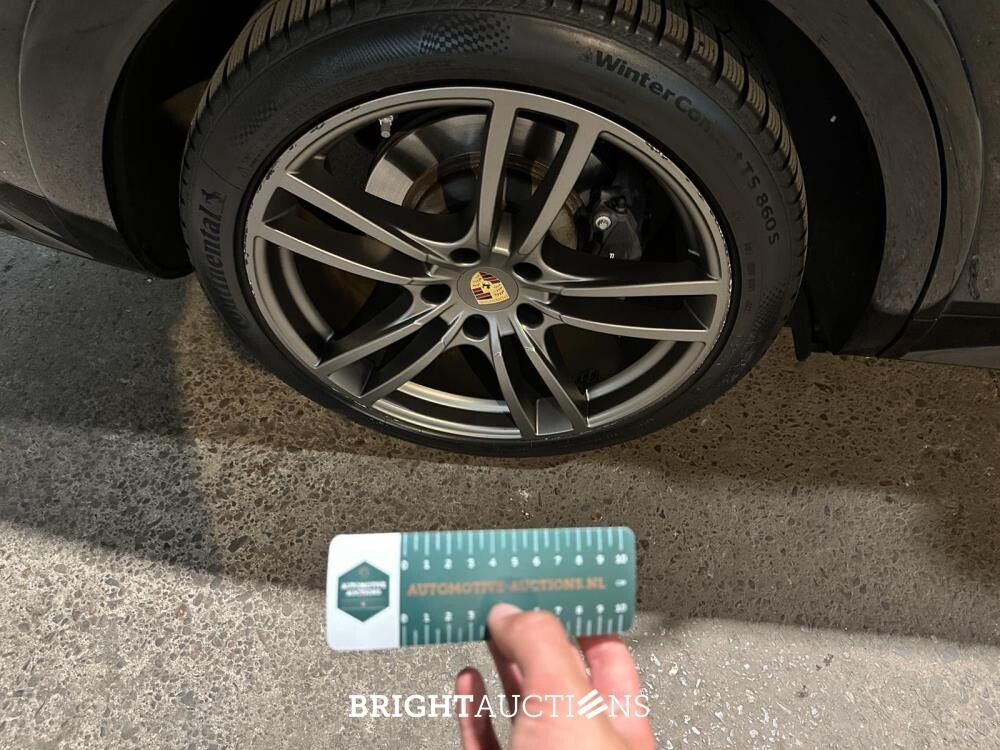 Porsche Cayenne E-Hybrid Platinum Edition 3.0 V6 462pk 2023 (Origineel-NL), NL-kenteken -Sport-Chrono-