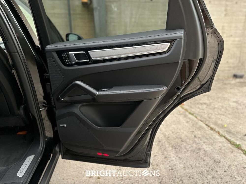Porsche Cayenne E-Hybrid Platinum Edition 3.0 V6 462pk 2023 (Origineel-NL), NL-kenteken -Sport-Chrono-