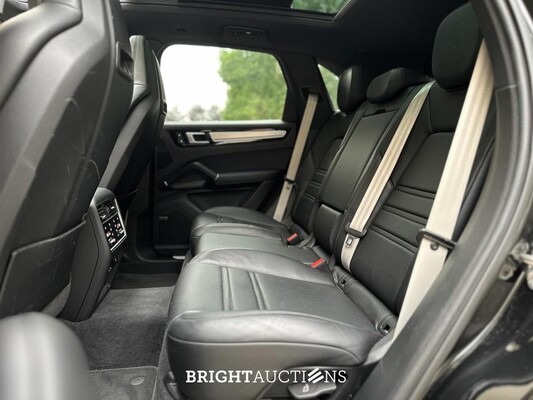 Porsche Cayenne E-Hybrid Platinum Edition 3.0 V6 462pk 2023 (Origineel-NL), NL-kenteken