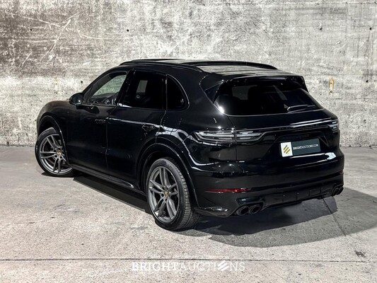 Porsche Cayenne E-Hybrid Platinum Edition 3.0 V6 462pk 2023 (Origineel-NL), NL-kenteken -Sport-Chrono-