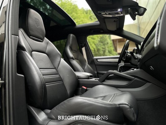Porsche Cayenne E-Hybrid Platinum Edition 3.0 V6 462pk 2023 (Origineel-NL), NL-kenteken -Sport-Chrono-