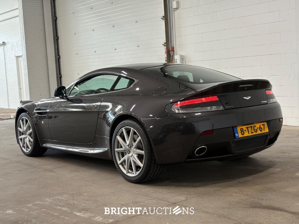 Aston Martin V8 Vantage 4.7 V8 426pk 2013, 8-TZG-67
