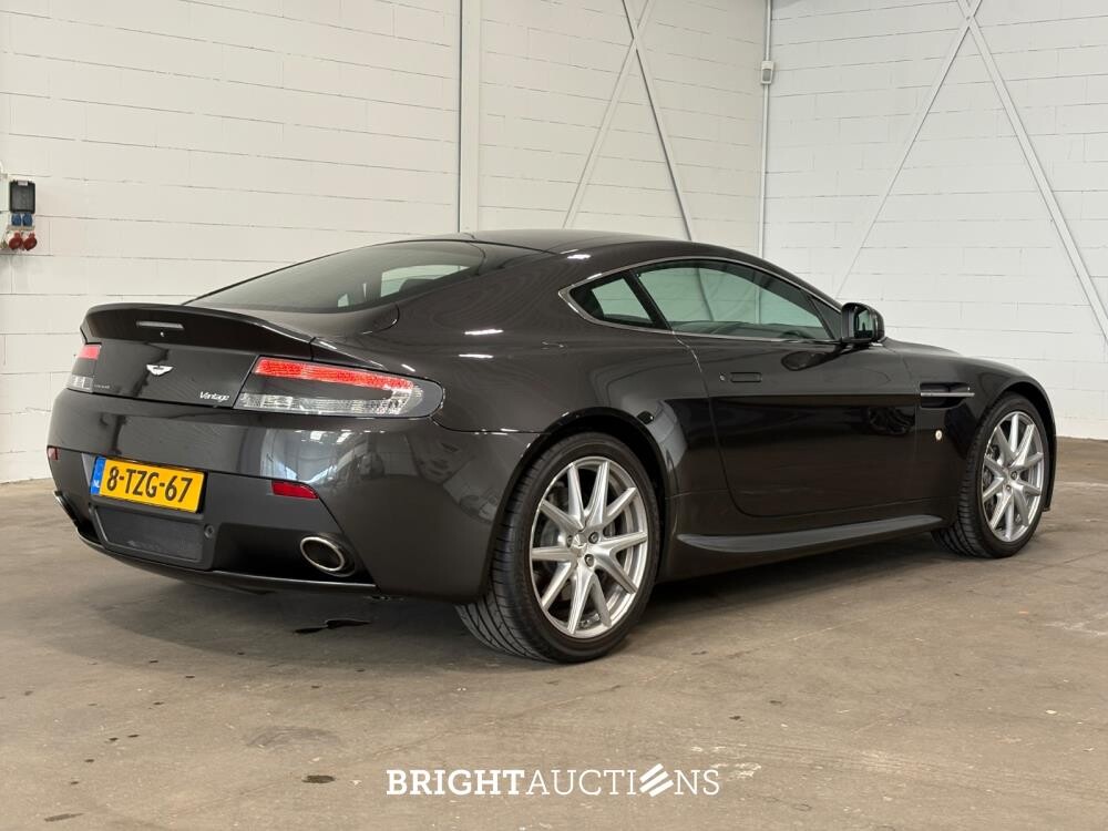 Aston Martin V8 Vantage 4.7 V8 426pk 2013, 8-TZG-67