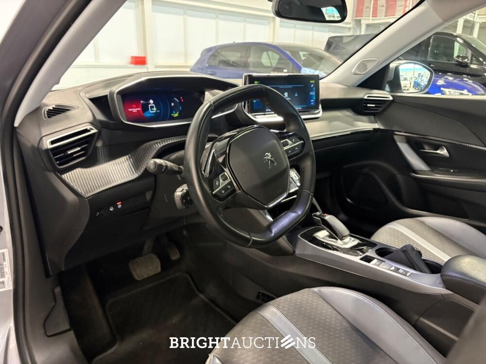 Peugeot 2008 e- EV Allure 50 kWh 136pk 2020 (Origineel-NL), K-173-DD