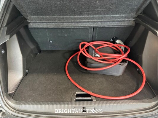 Peugeot 2008 e- EV Allure 50 kWh 136pk 2020 (Origineel-NL), K-173-DD