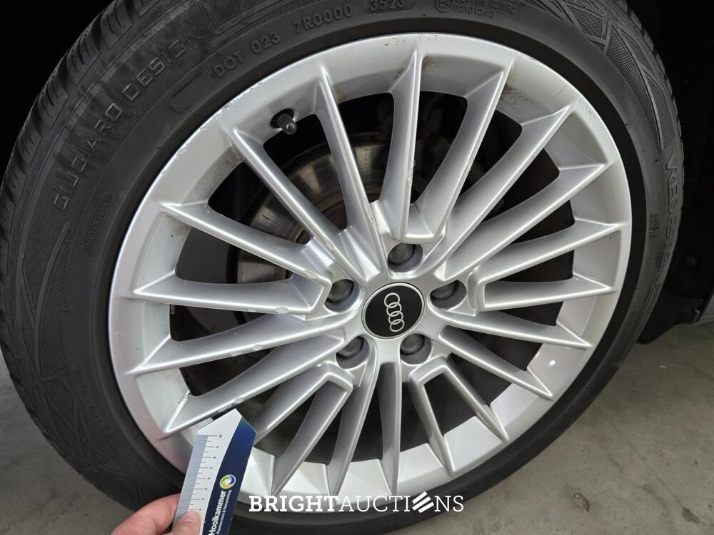 Audi A3 Limousine 30 Business edition TFSI 110pk 2021 (Origineel-NL), L-323-JK