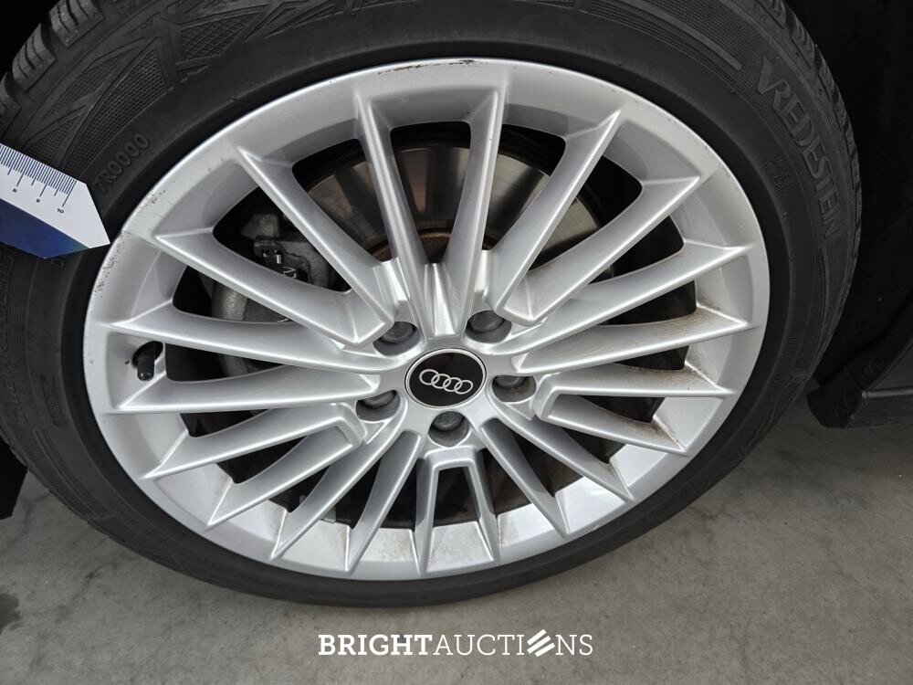 Audi A3 Limousine 30 Business edition TFSI 110pk 2021 (Origineel-NL), L-323-JK
