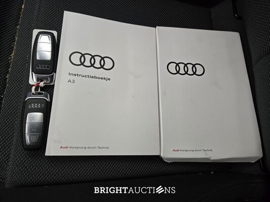 Audi A3 Limousine 30 Business edition TFSI 110pk 2021 (Origineel-NL), L-323-JK
