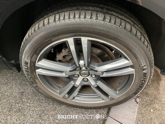 Volvo XC60 T8 Twin Engine Momentum Pro 2.0 AWD 304pk 2020, L-503-VN
