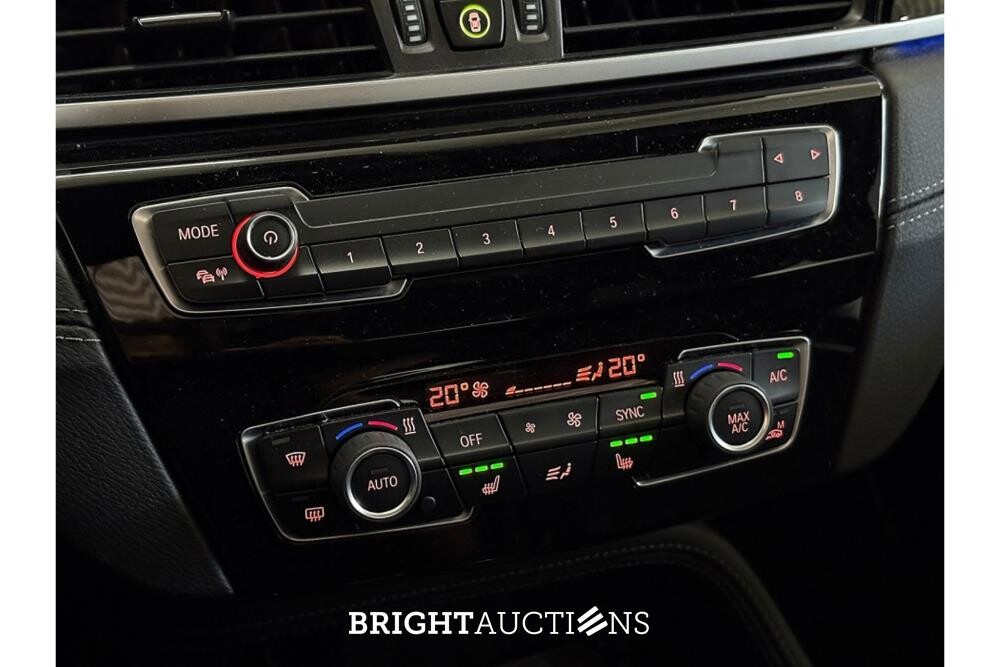 BMW X1 sDrive20i Business Edition Plus 178pk 2022 (Origineel-NL), P-014-GX