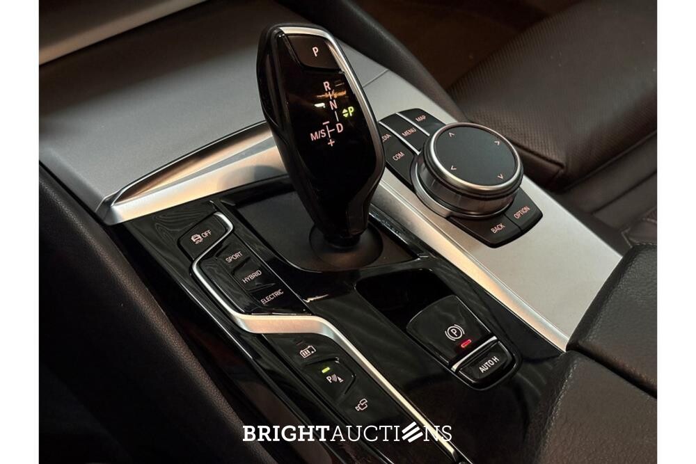 BMW 530e High Executive 292pk 2021 (Origineel-NL) 5-Serie, K-499-TN