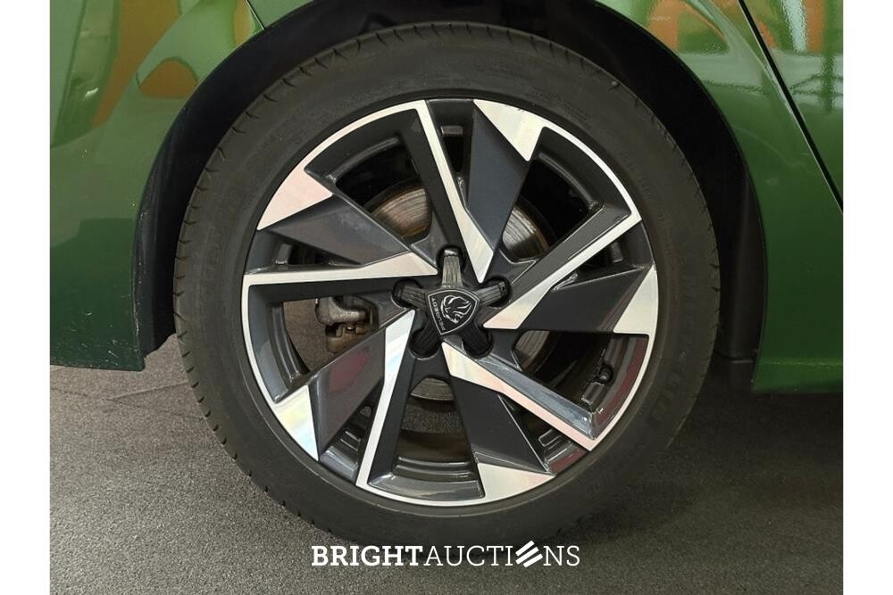 Peugeot 308 Allure Pack Business 1.2 PureTech 130pk 2022, P-488-VN
