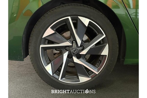Peugeot 308 Allure Pack Business 1.2 PureTech 130pk 2022, P-488-VN