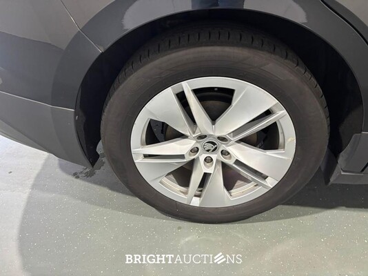 Škoda Enyaq 179pk 2022 (Origineel-NL), P-121-KJ