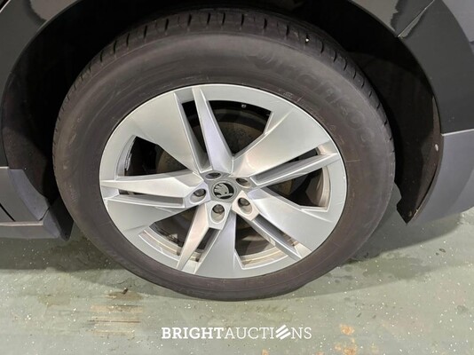 Škoda Enyaq 179pk 2022 (Origineel-NL), P-121-KJ