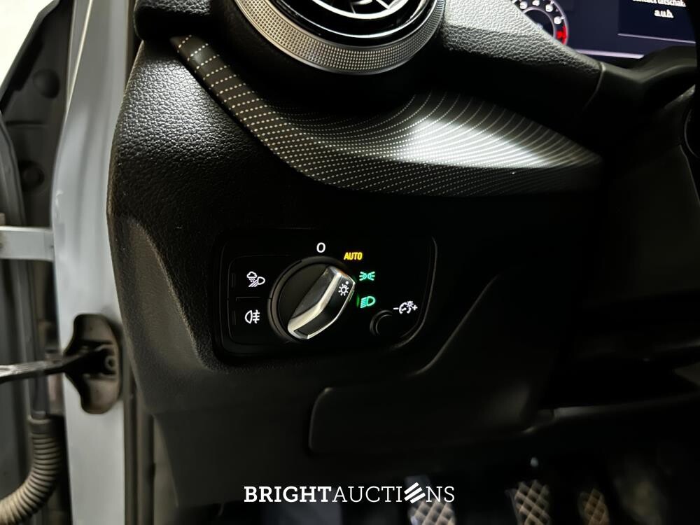 Audi Q2 35 TFSI Business Edition 150pk 2021 (niederländische Ausführung + Erstbesitz), L-094-TV
