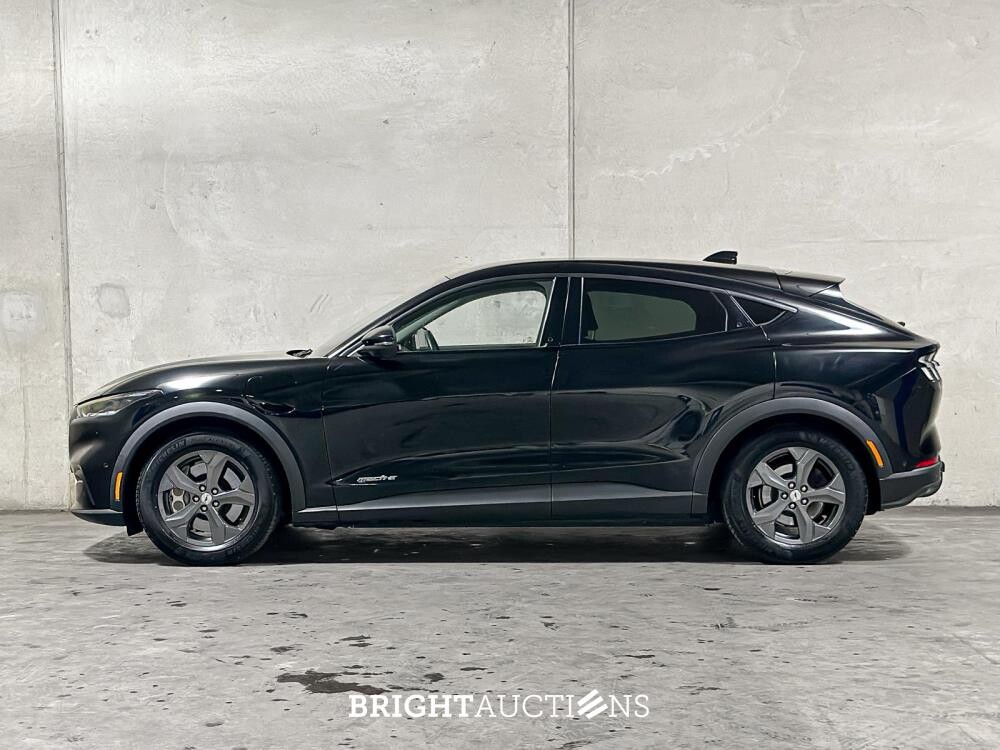 Ford Mustang Mach-E RWD 75 kWh 258pk 2021 (Origineel-NL + 1e eigenaar), L-877-NL