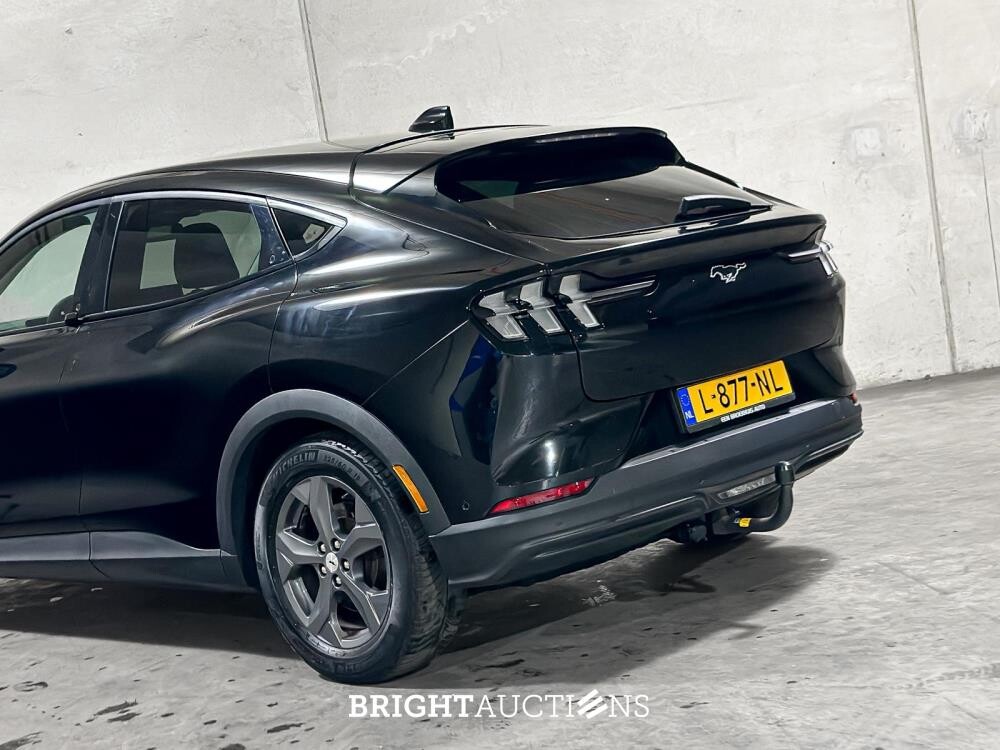 2021 Ford Mustang Mach-E RWD 75 kWh 258 pk (niederländische Erstzulassung + Erstbesitzer), L-877-NL