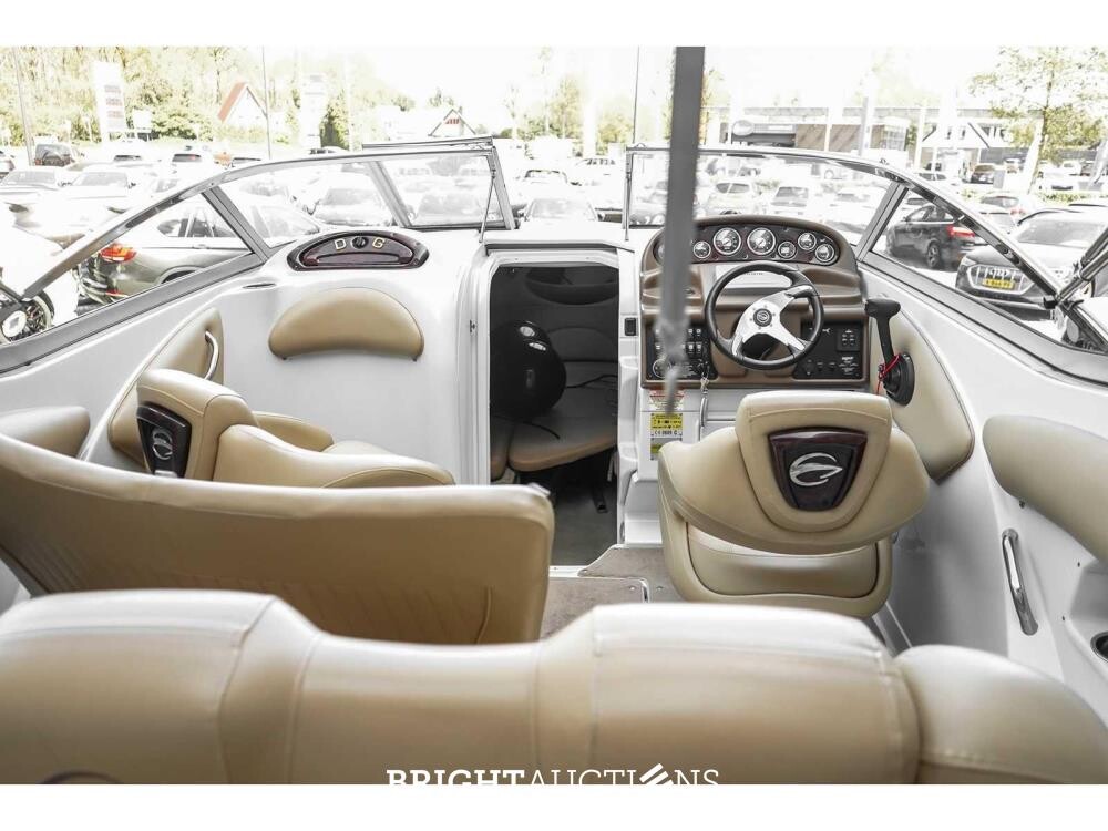 Crownline 266SC 2012 Speedboot (Mercruiser Motor 349,3PK) - (Trailer Harbeck BT3500M 62-WSJ-2)