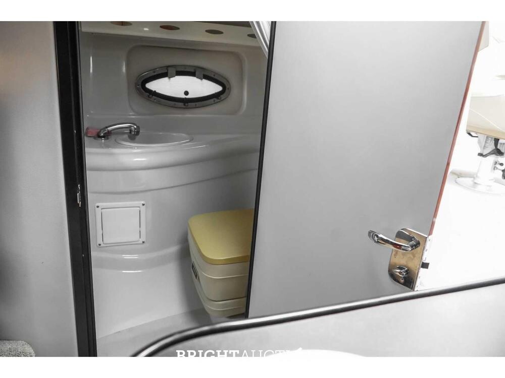 Crownline 266SC 2012 Speedboot (Mercruiser Motor 349,3PK) - (Trailer Harbeck BT3500M 62-WSJ-2)
