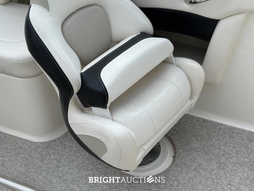 Chaparral 225 SSi Sportboot / Speedboot met Kajuit, MerCruiser 300pk – 2012