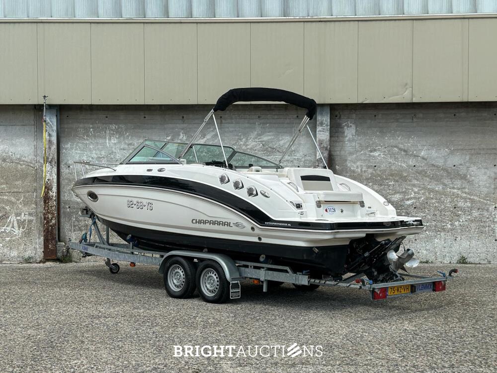 Chaparral 225 SSi Sports Boat / Speedboat with Cabin, MerCruiser 300 HP – 2012
