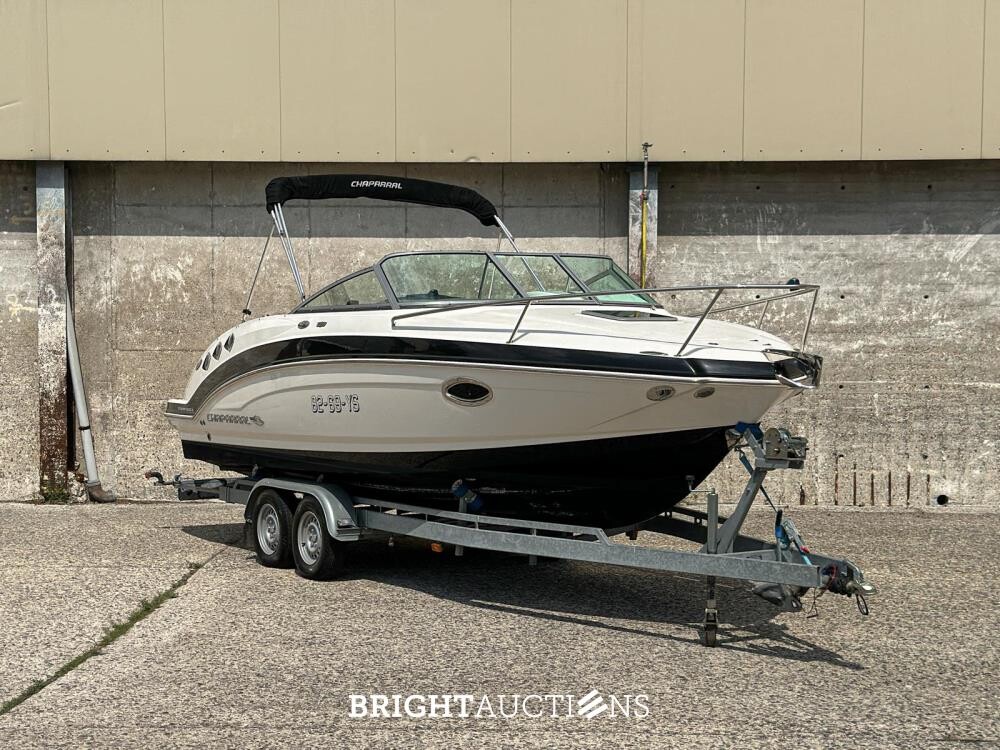 Chaparral 225 SSi Sports Boat / Speedboat with Cabin, MerCruiser 300 HP – 2012