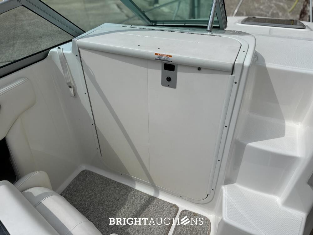Chaparral 225 SSi Sports Boat / Speedboat with Cabin, MerCruiser 300 HP – 2012